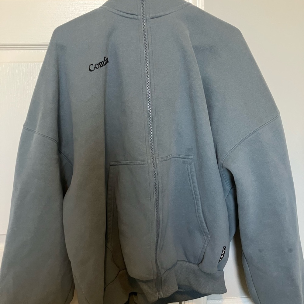 Gray Lightweight Shirt Jacket with High Collar and Full-Zip